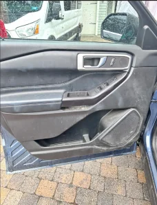 SUV door panel and jamb mid-clean